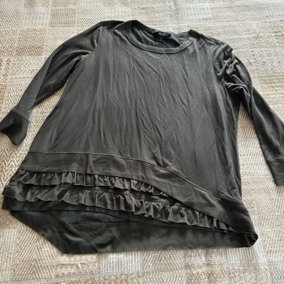 Simply Vera Wang Casual Ruffle Lightweight Sweatshirt Blouse - Picture 1 of 5